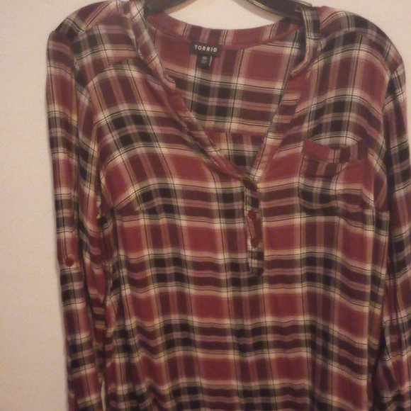 Torrid Twill Henley Tunic Top size 00/Large - Picture 6 of 11